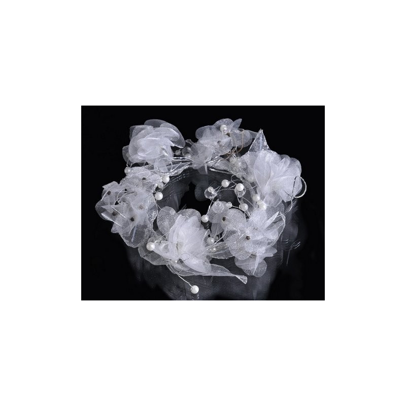 Wianek z białymi kwiatkami 20cm - artykuł dekoracyjny