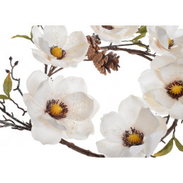 Wianek z ośnieżoną magnolią..55 cm