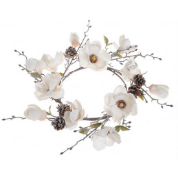 Wianek z ośnieżoną magnolią..55 cm